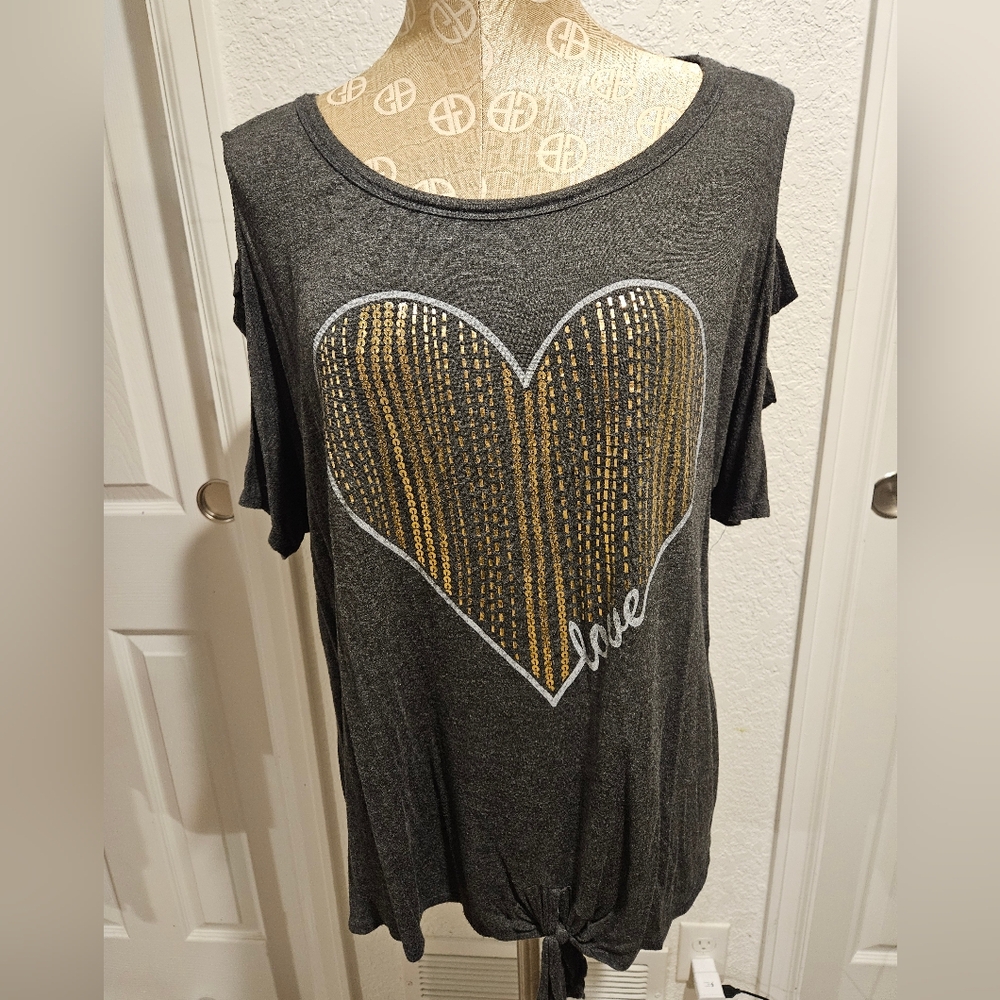 Women's Gray Heart Graphic Top 2x
